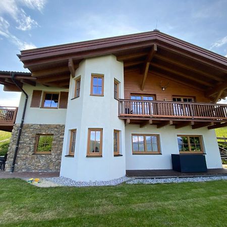 Chalet An Der Piste Kaprun Bagian luar foto