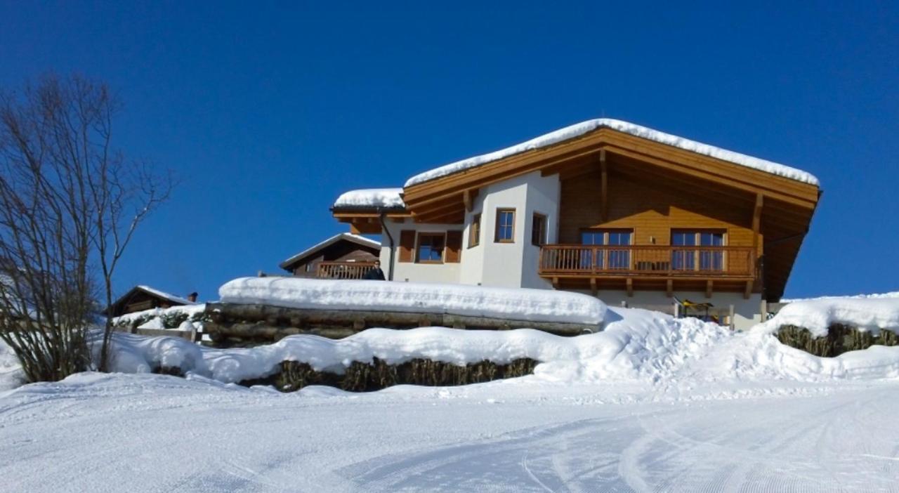 Chalet An Der Piste Kaprun Bagian luar foto