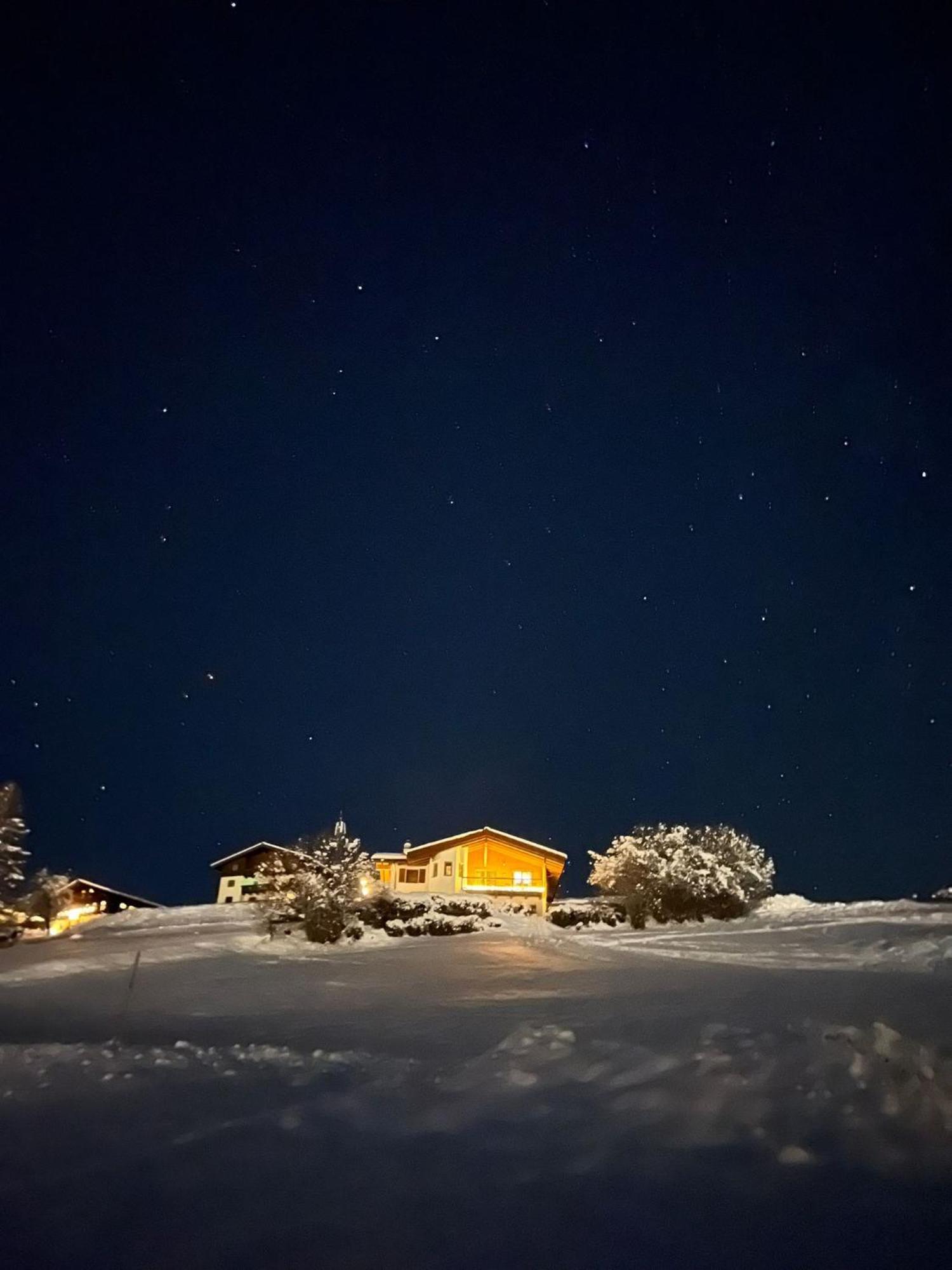 Chalet An Der Piste Kaprun Bagian luar foto
